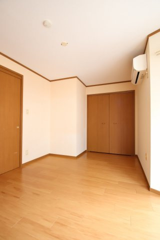【寝室】 | ティンカーベルノワ