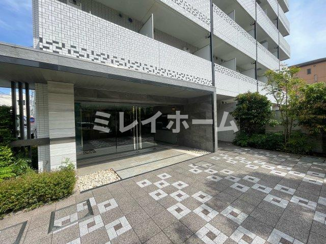 ラフィネジュ大森のエントランス