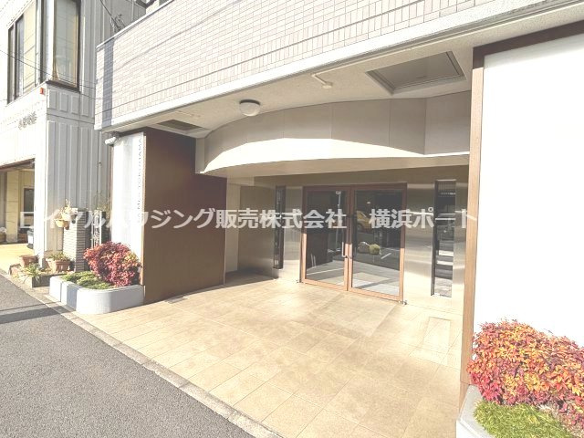 【エントランス】