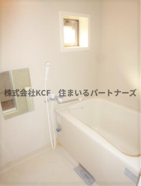イーズガーデン中央の浴室|コンパクトで使いやすいお風呂です