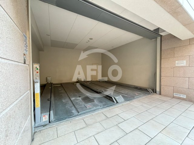 コスモリード谷町六丁目の駐車場|ドゥーエ谷町　駐車場