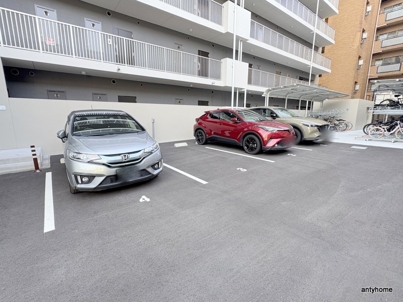 グレイスノーブル新大阪　仲介手数料無料の駐車場
