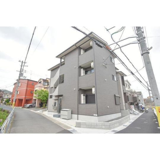 京都市伏見区石田大山町のアパートの外観