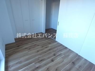 【寝室】 | Ｃ－１２６ | 落ち着いて過ごせるお部屋なので、寝室にいかがでしょうか