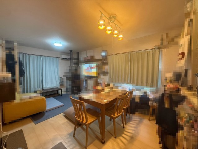 【居間・リビング】 | 相模原市緑区大島 ウッドデッキ付き庭　4LDK