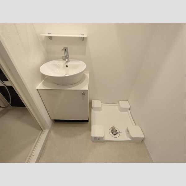 大阪市西淀川区千舟１丁目の賃貸マンションの洗面所|明るい洗面所です