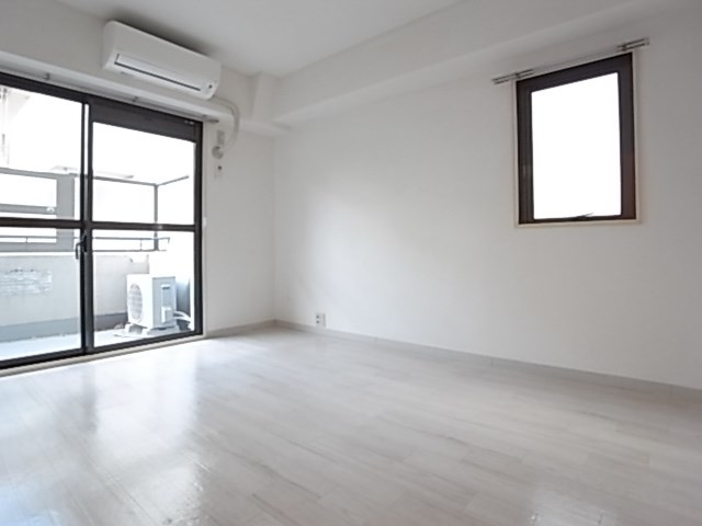 尼崎市塚口町１丁目の賃貸マンションの居間・リビング|ゆったり過ごせるリビングです