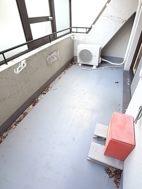 尼崎市塚口町１丁目の賃貸マンションのバルコニー|外からの目が気にならないバルコニーで洗濯物が干せます