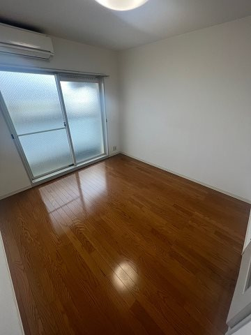 尼崎市南塚口町７丁目のアパートの居間・リビング