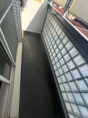 尼崎市南塚口町７丁目のアパートのバルコニー