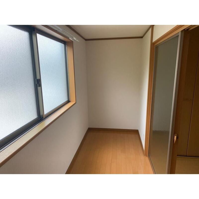 姫島２丁目戸建貸家の居間・リビング|ゆったりとした居間です