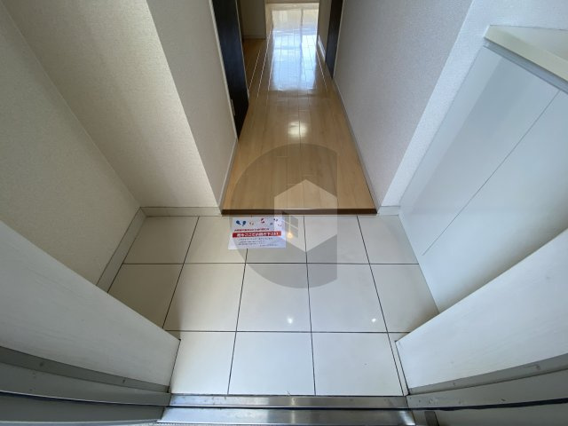 ゼファー東大阪の玄関