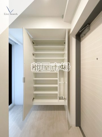 JU TOWER FRONT 亀沢の玄関|シューズボックス