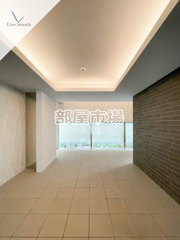 JU TOWER FRONT 亀沢のロビー
