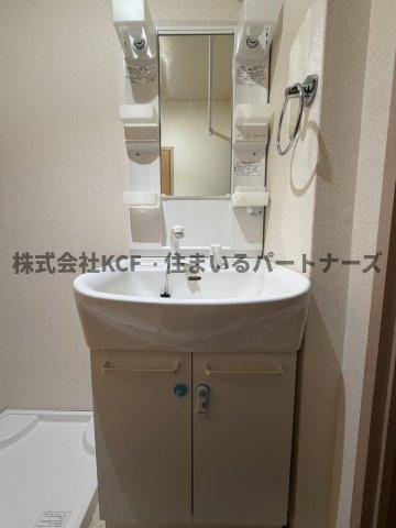 翠水マンションの独立洗面台