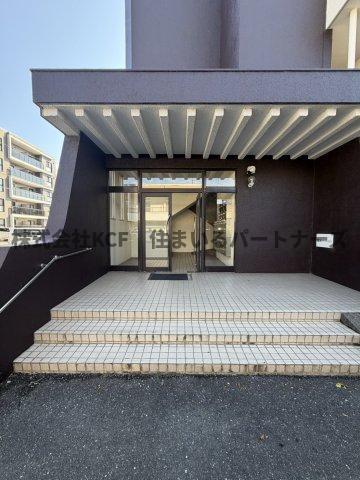 翠水マンションのエントランス
