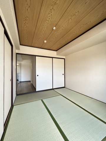 マンションタワーサイドの和室