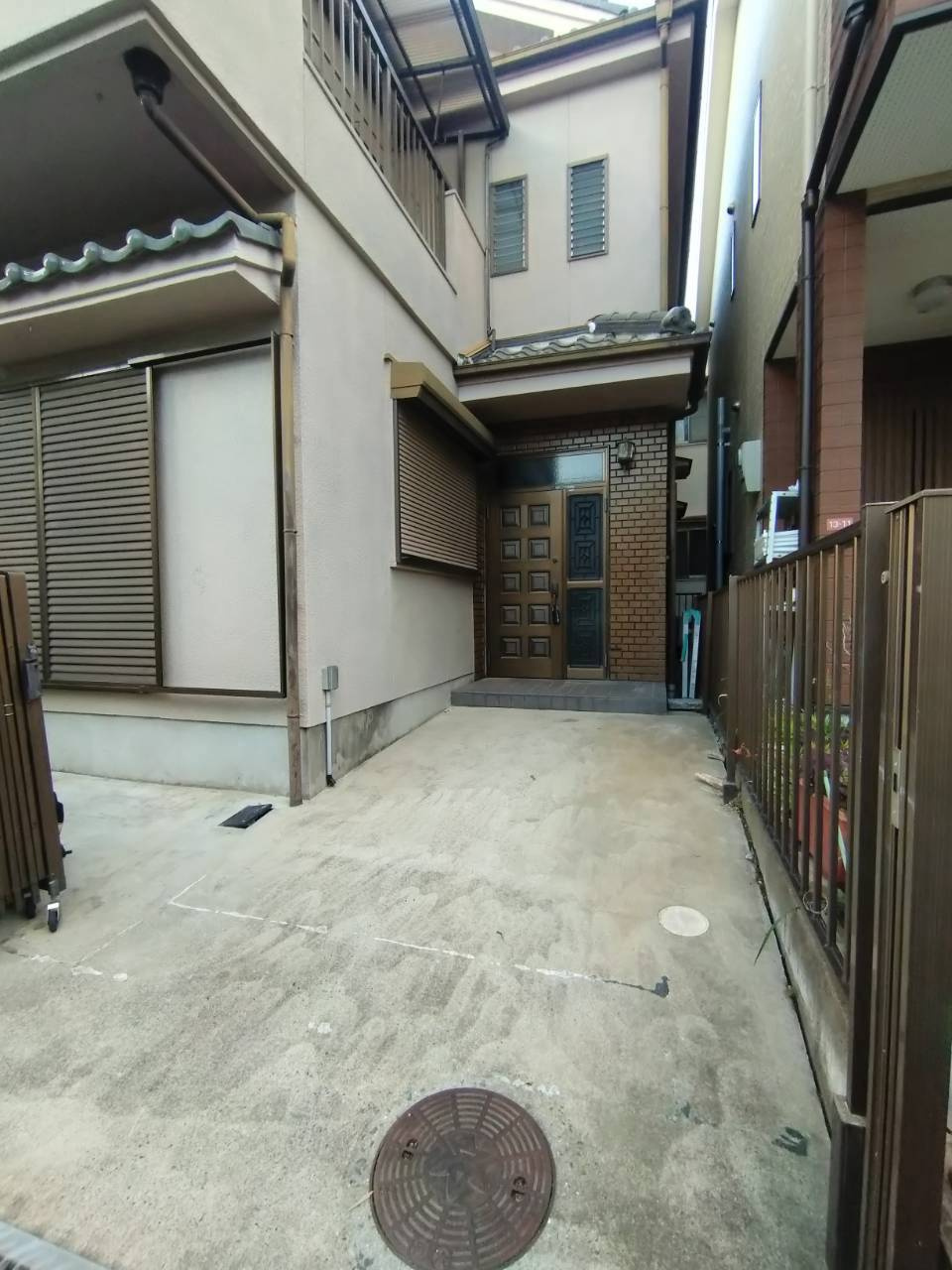高槻市城南町戸建の駐車場