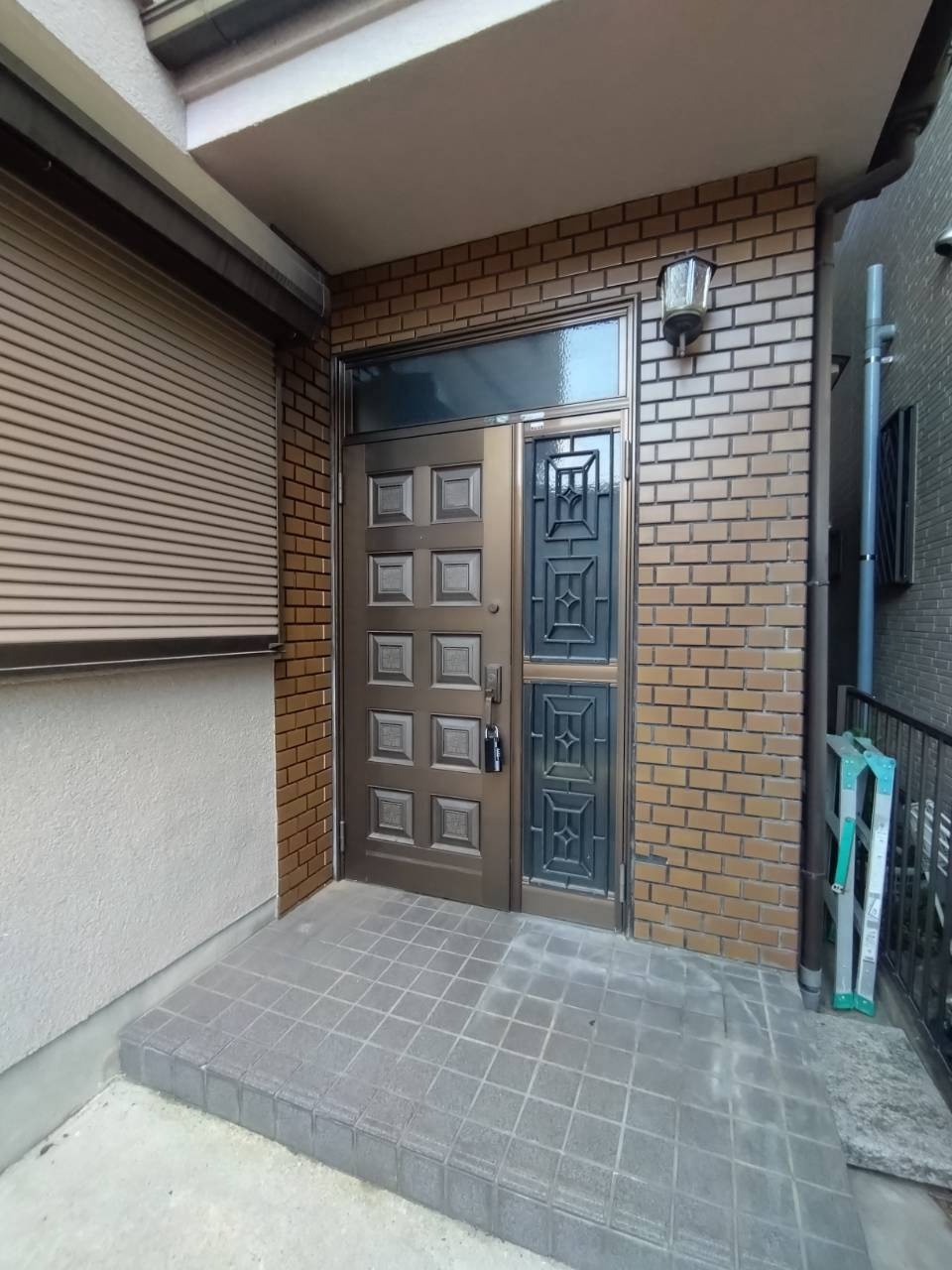 高槻市城南町戸建のエントランス
