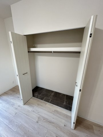 大阪市浪速区浪速西１丁目の賃貸マンションの収納