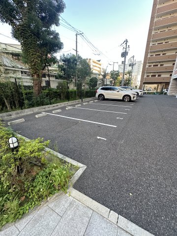 大阪市浪速区浪速西１丁目の賃貸マンションの駐車場