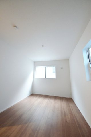 五日市中央六丁目の洋室|全居室収納スペース有、お部屋が広く綺麗に使えます