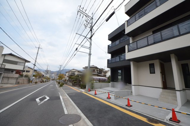 鹿籠2丁目の前面道路含む現地写真|前面道路が広く、交通量も少ない為駐車楽々です