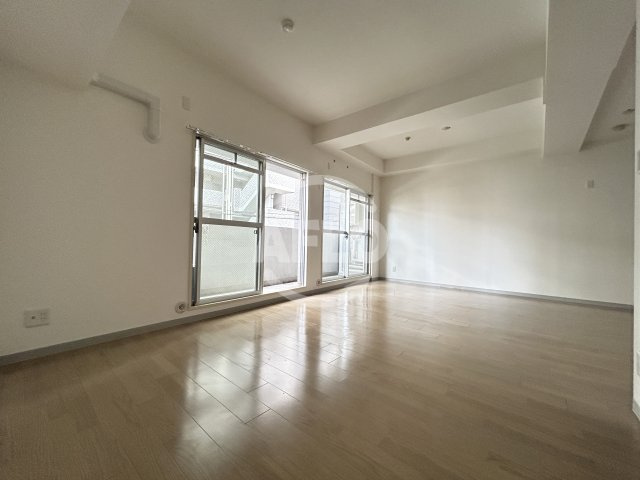 阪神ハイグレードマンション3番館　鷺洲小学校区の居間・リビング|阪神ハイグレードマンション3番館　リビング