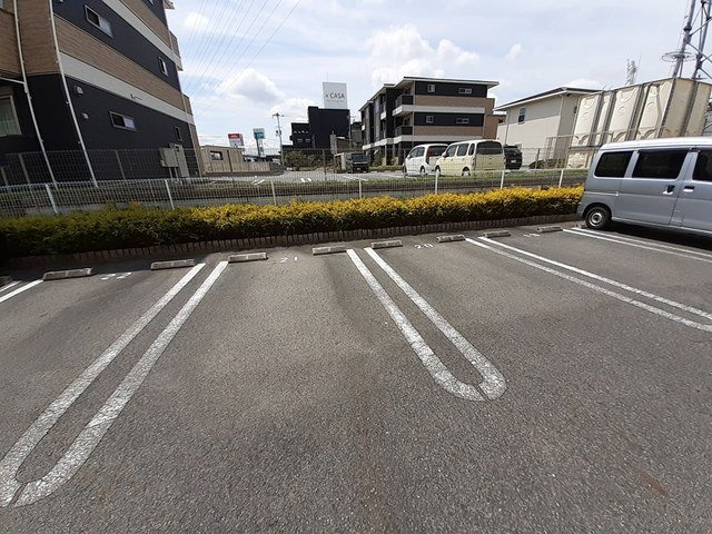 カルムの駐車場