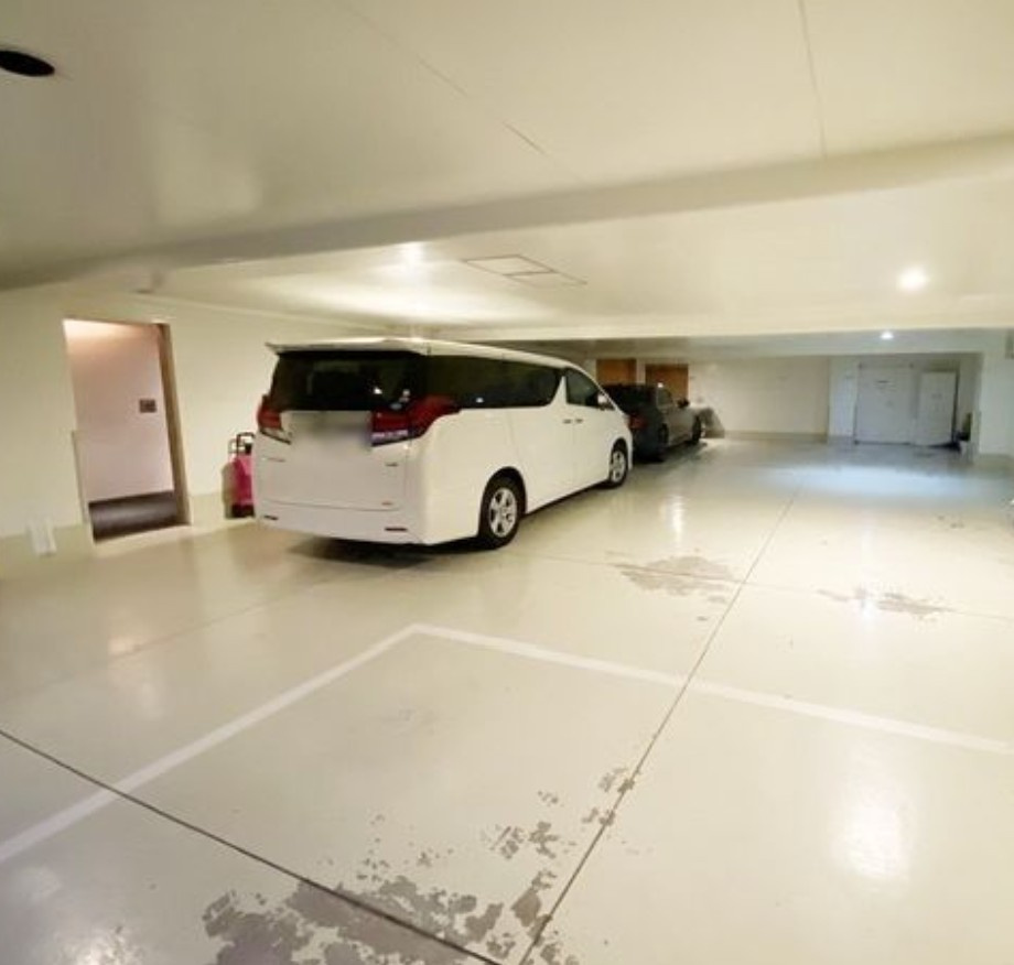 渋谷区松濤１丁目の賃貸マンションの駐車場