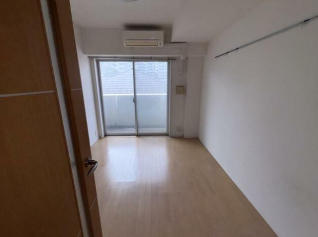 【居間・リビング】 | クレイシア矢口 | 6帖のお部屋です。