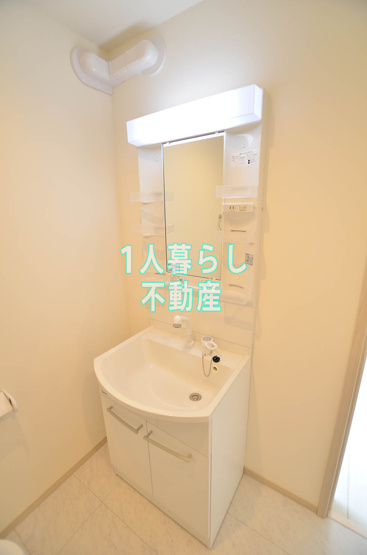 【洗面所】 | モントーレ糀谷 | 使いやすい独立洗面台です。