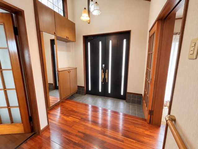茂原市谷本　中古戸建の玄関