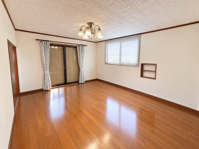 茂原市谷本　中古戸建の洋室