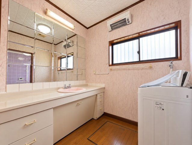 茂原市谷本　中古戸建の独立洗面台
