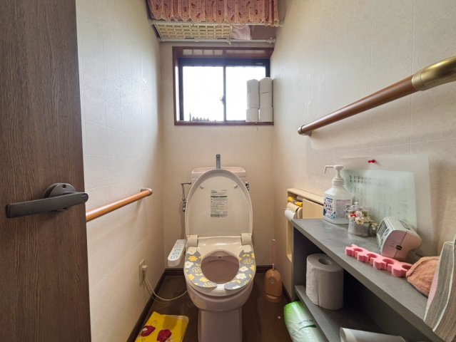 茂原市谷本　中古戸建のトイレ