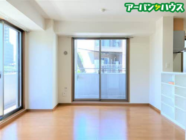 ヴィオーラ中山下の洋室