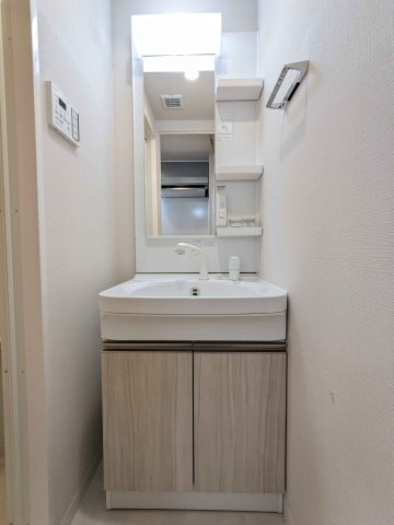エムブイインプ新大阪の洗面所