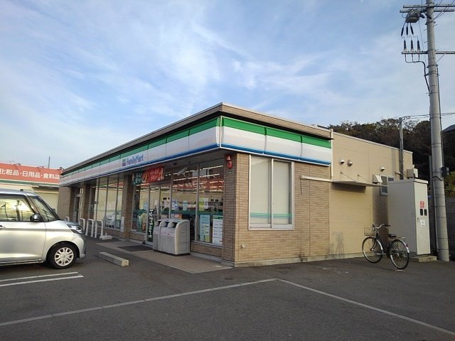 Ｂｅｌｌｅ　Ｃｒｅｓｔ　Ⅰの周辺|ファミリーマート関戸店様まで1000m