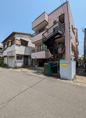 2F・3Fが居室です