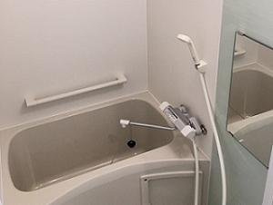 クレイノひまわりＣの浴室|バス・トイレ別で快適です。（洗面台独立）