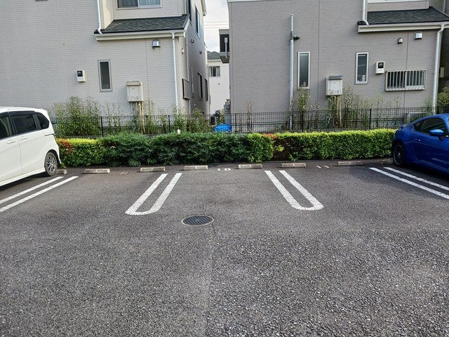カーサ　アルバＡの駐車場