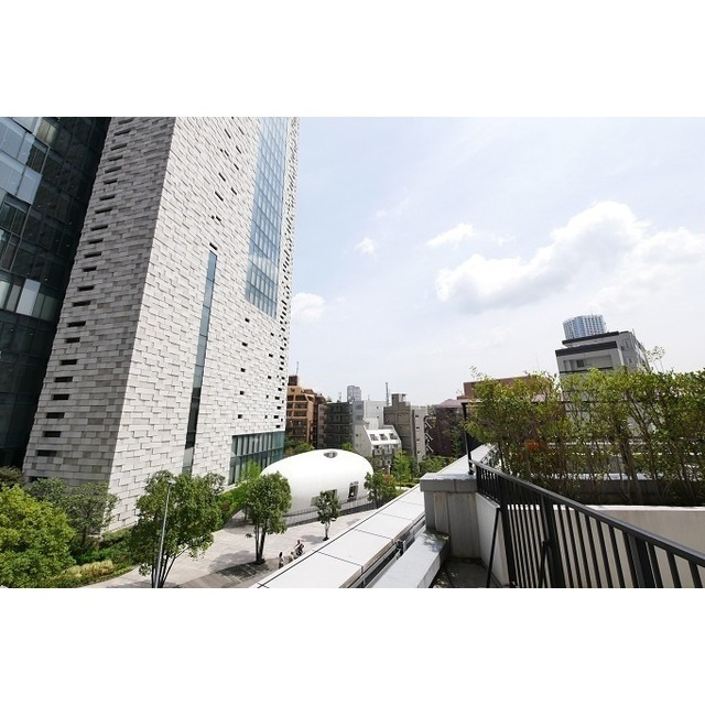 コンフォリア新宿イーストサイドタワーの展望