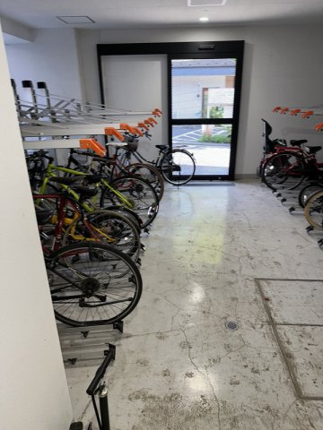 ＭＡＬＵＬＡＮＩ南青山の駐車場