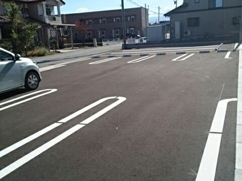 シュエットの駐車場