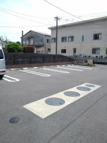 トレジャーの駐車場