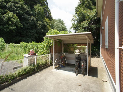 【その他共用部分】 | Ｋ・Ｕ・３Ａ | 屋根付きの駐輪場があります♪