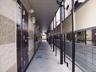 レオパレスピエールのその他|廊下側写真