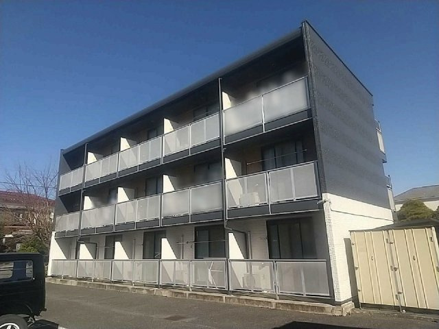 レオパレス多摩平の外観