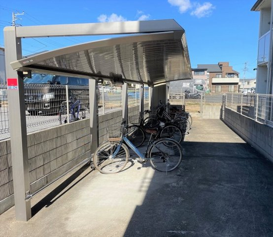 レオネクストブランドールのその他|屋根付き駐輪場